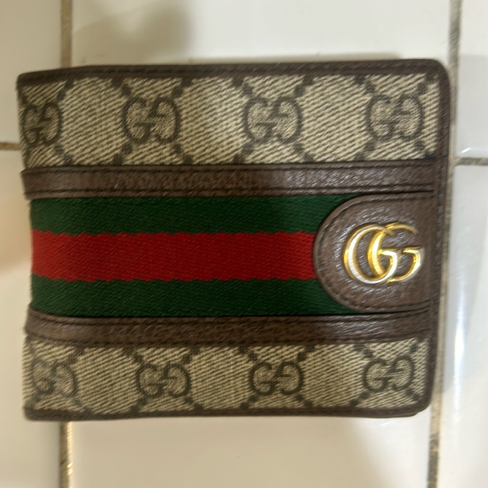 Used Gucci wallet, brown